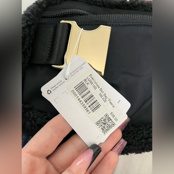 lululemon Everywhere Belt Bag - Fleece - Picture 3 of 6
